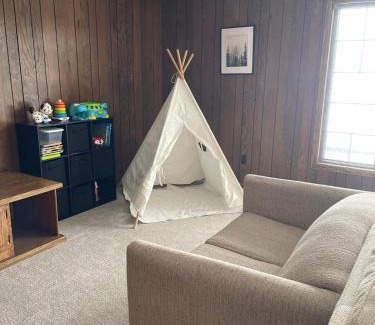 St. Joseph House | Lilac Retreat Lakefront with Sauna & Pickleball