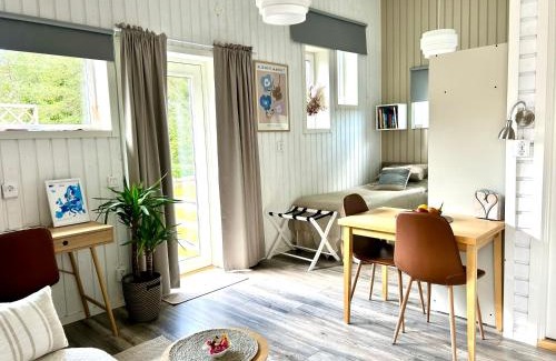 Orebro Bed & Breakfast | Lilla huset Bed & Breakfast - countryside guesthouse, free parking
