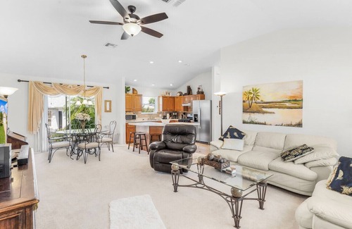 Calumet Grove Villa | Lillywood Haven Retreat (Mulberry)