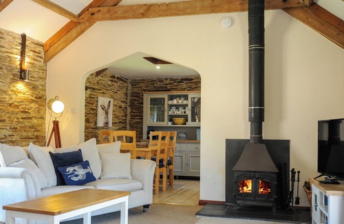 Pelynt Cottage | LILY COTTAGE, pet friendly, character holiday cottage in Looe