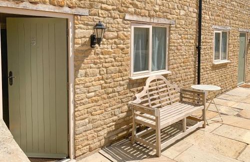 Nassington House | Lily Pad 5 - Uk43913