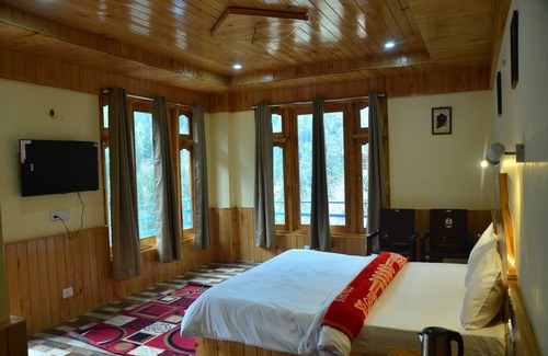 Shoja Hotel | Limbo Cafe & Rooms