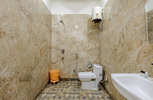 Vrindavan Hotel | Lime Tree Hotel and Banquet Vrindavan