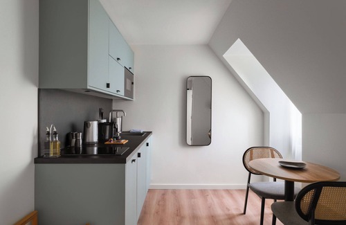 St. Leonard's Apartment | Limehome London Streatham High Rd