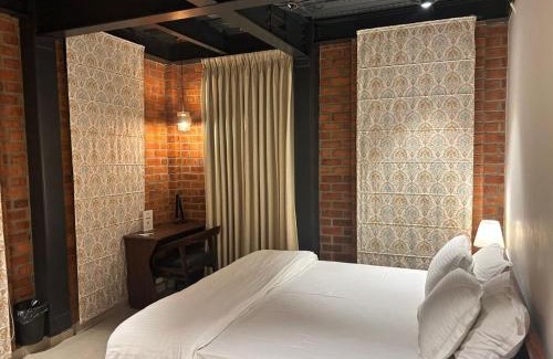 Yelahanka Bed & Breakfast | Limelights Premium Serviced Residences