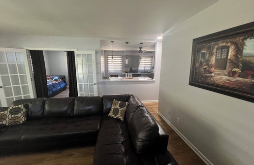 Springdale House | LINCOLN-Cozy 3b/1.5b Home in Cincinnati