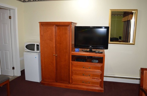 Sturgeon Falls Hotel | Lincoln Motel