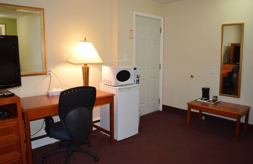 Sturgeon Falls Hotel | Lincoln Motel