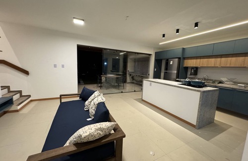 Imbassai House | Linda casa 3 suítes/ar. Piscina e hidro privativo cond frente mar