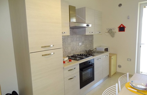 Felline Apartment | Linda Holiday Home (Pink Apartment)