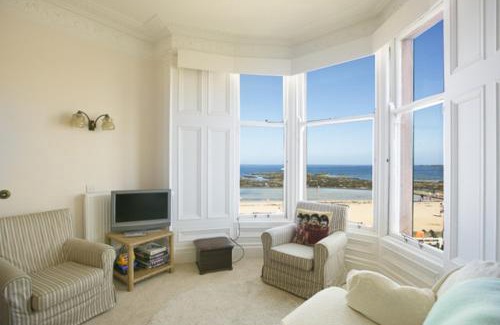 North Berwick Apartment | Linda Vista
