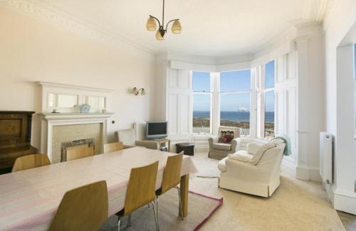 North Berwick Apartment | Linda Vista