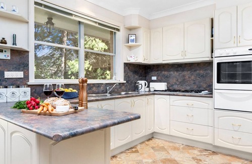 Mount Wilson House | LINDEN -SPECIALS ON NOW !