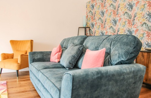 Stoney Stretton Cottage | LINDENS BARN, romantic, character holiday cottage in Minsterley