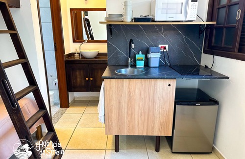 Centro Comercial Apartment | Lindo Studio com Copa e Varanda à 150m da Praia do Perequê