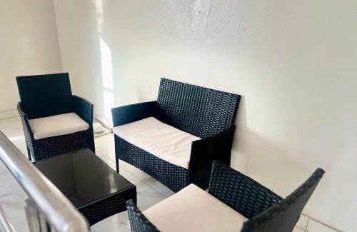 West Coast Division House | Linguere Apartments