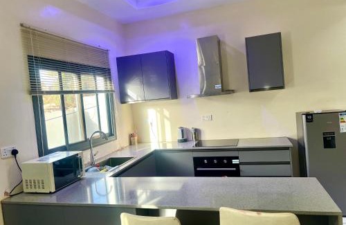 West Coast Division Apartment | Lingueres Apartment