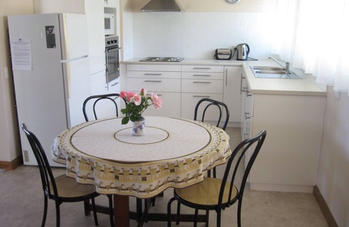 Linley Point House | Linley Point Harbourview 2 bedroom pet-friendly home with disabled facilities.