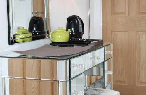 Mevagissey House | LINTON - 3 bed, 3 ensuite. Sleeps 6. Short walk to harbour, beach and coast path