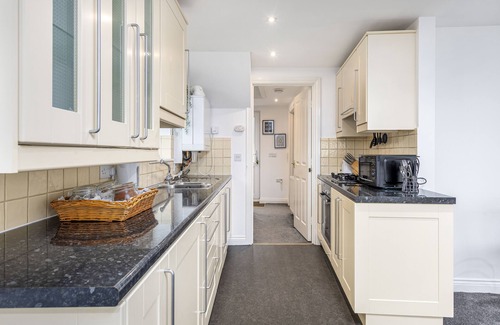 Lincoln Apartment | Liquorice Suite