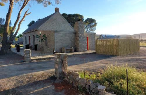 Sutherland House | Little Artist Cottage