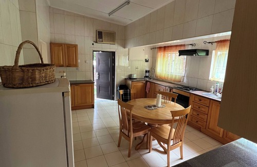 Siavonga House | Little Bali - your beachfront holiday home away from home.