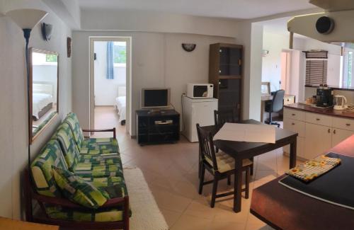 Mogyorod Apartment | Little Bear Apartment