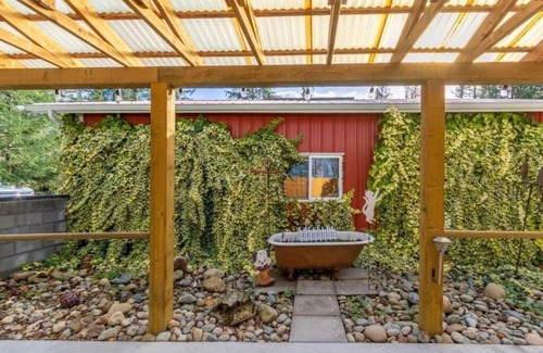 Gold Bar House | Little Bear's Bungalow; Log Cabin w/Mountain views