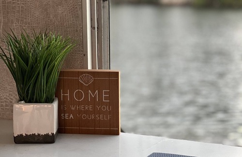 Aventura Boat Rental | Little beauty on the water