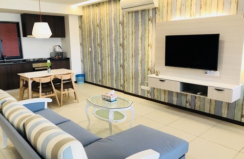 Tanjung Bungah Apartment | Little Cabin Gurney Seaview Luxury Studio