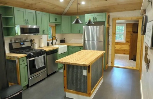 Morganton Cabin | Little Cabin in the Woods