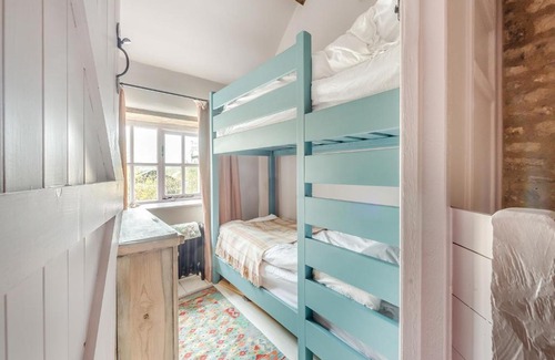 Shipton under Wychwood House | Little Cottage