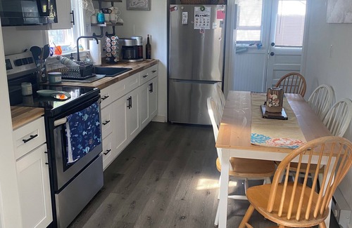 Saybrook Manor Cottage | Little Cottage of Gratitude Saybrook Manor walk to beach