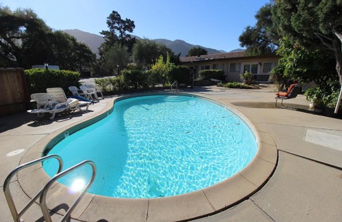 Carmel Valley Hotel | Little European Lodge