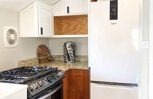Fox River Grove Cottage | Little Fox Cottage - A Cozy Riverview Getaway