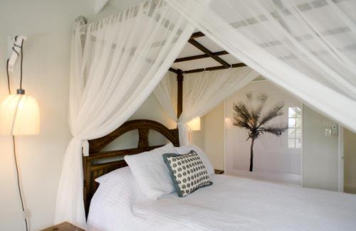 Clinketts Hotel | Little Good Harbour