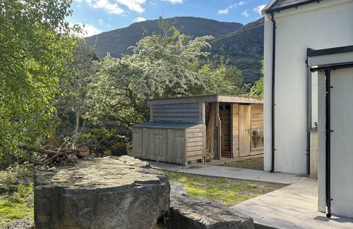 Ardnatrush Cottage | Little Heaven Glengarriff - Your secluded valley hide-away.