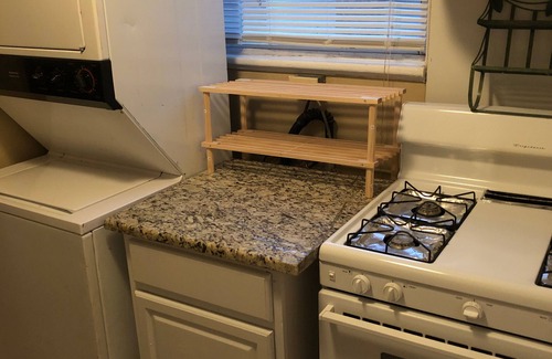 Glen Iris House | Little House on Green Springs near downtown Birmingham, colleges & hospitals