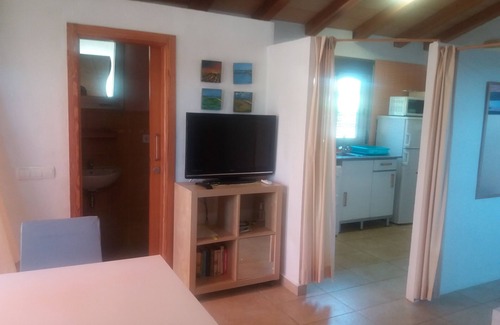 Deltebre House | Little house on the river bank