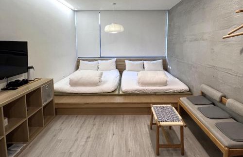 Yancheng District House | Little Inn by LAGOM