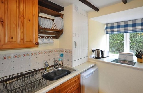 West Lulworth Cottage | LITTLE IVY, pet friendly, with a garden in West Lulworth