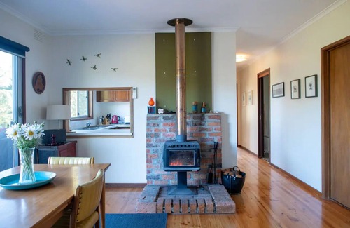 Warburton House | Little Joe Cosy Warburton Cottage