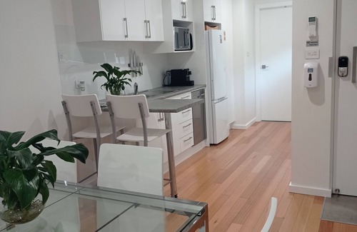 Barrack Point Apartment | 'LITTLE LAKE LODGE' - on Warilla Beach/Little Lake