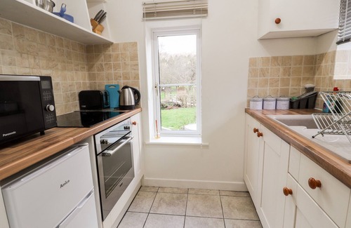 Hendrerwydd Cottage | LITTLE PANDY COTTAGE, romantic, character holiday cottage in Caerwys