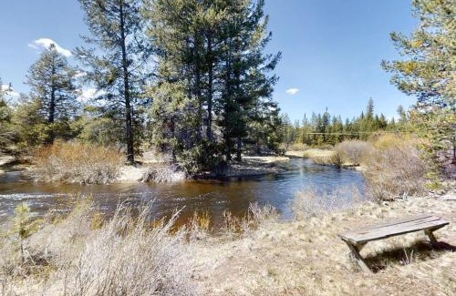 Crescent House | Little Pine Cabin at Big Pine Retreat