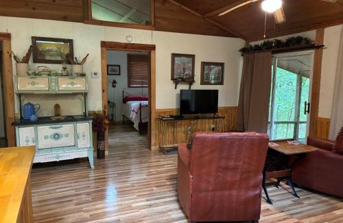 Morrilton House | Little Piney Cabin