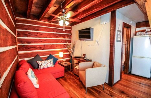 Flint Cabin | Little Reata at Lake Cabin Escapes w/firepit
