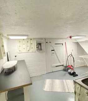Orebro Apartment | Little red house located 400m from university in Örebro