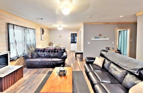 Tamassee House | Little River Retreat