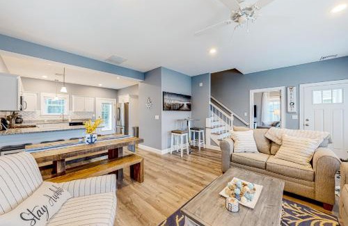 Arundel House | Little Spruce Cottage